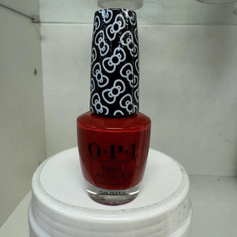 OPI Lacquer - HR L05!A Kiss On The Chic - 0.5oz / 15ml Hello Kitty Collection